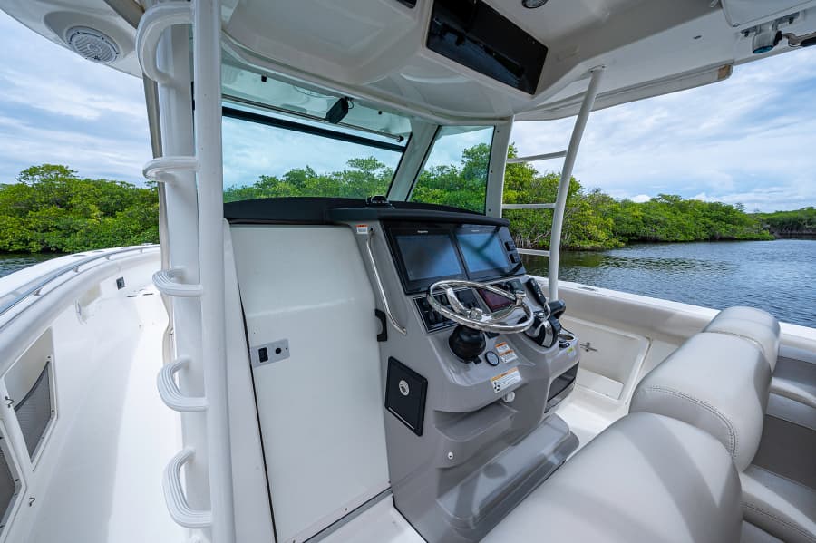 2017 Boston Whaler 370 Outrage