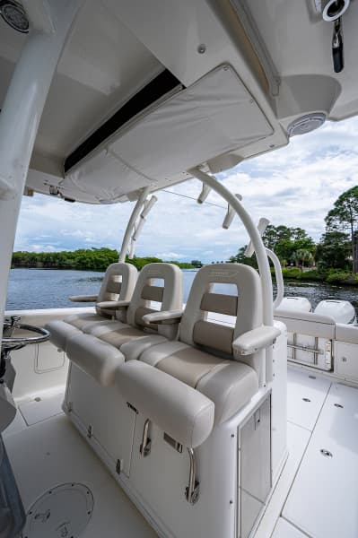 2017 Boston Whaler 370 Outrage