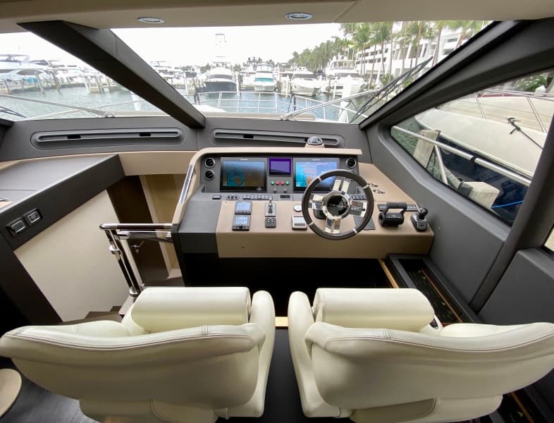 2018 Azimut Flybridge
