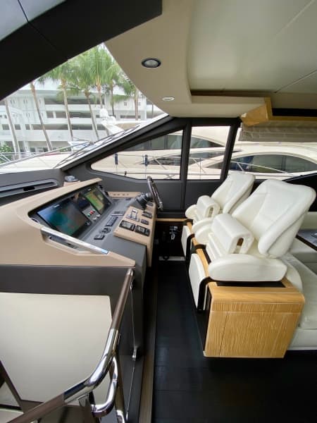 2018 Azimut Flybridge