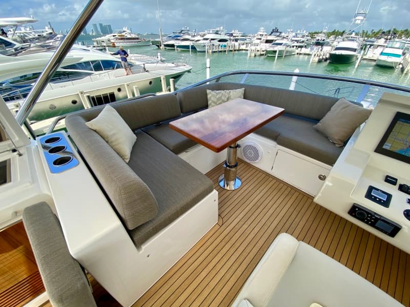 2018 Azimut Flybridge