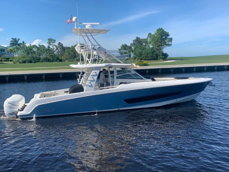 2017 Boston Whaler 420 Outrage