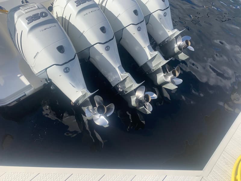 2017 Boston Whaler 420 Outrage