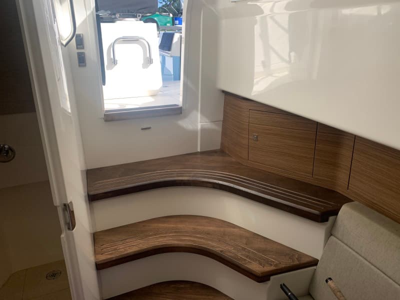 2017 Boston Whaler 420 Outrage