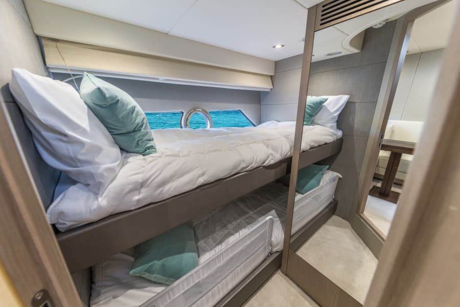 2017 Sunseeker Predator