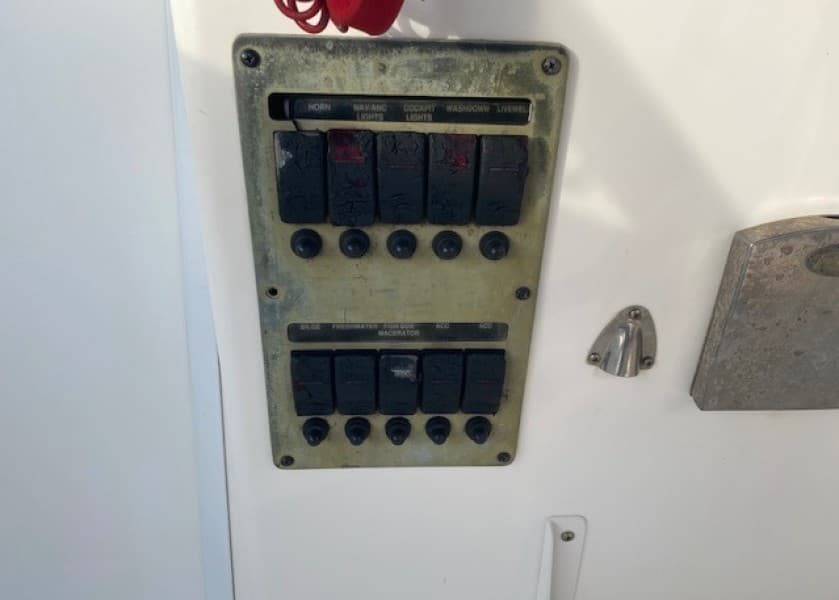 2001 Century 2300 Walkaround