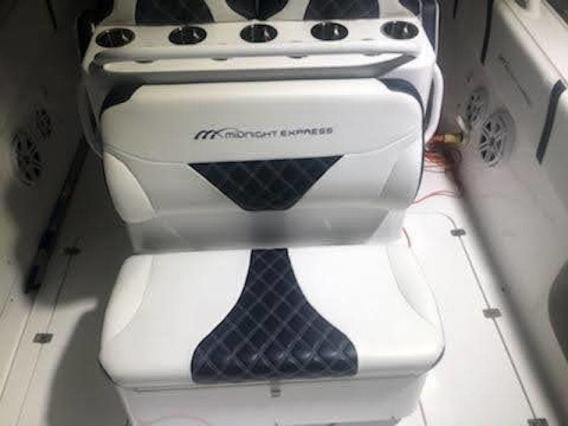 2019 Midnight Express 39 Cuddy