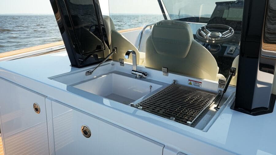 2025 Pardo Yachts 38 Walkaround - Photo 24