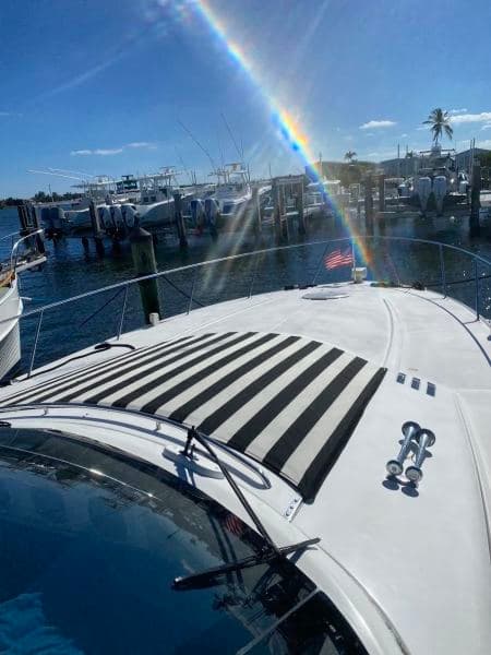 2000 Carver Trojan 440 Express