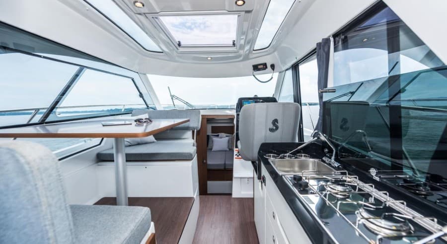 2025 Beneteau Antares 9