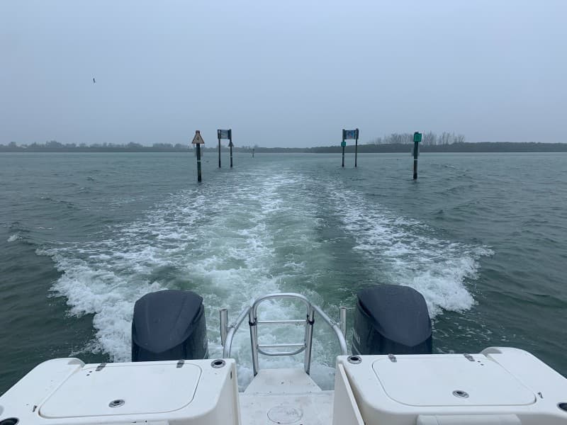 2015 World Cat 320 EC