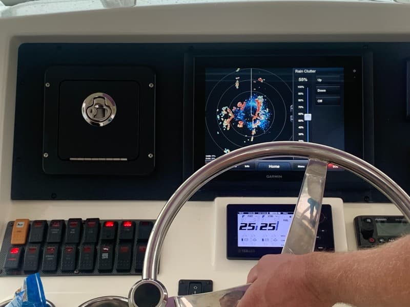 2015 World Cat 320 EC