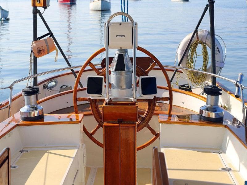 Cockpit Aft to Helm