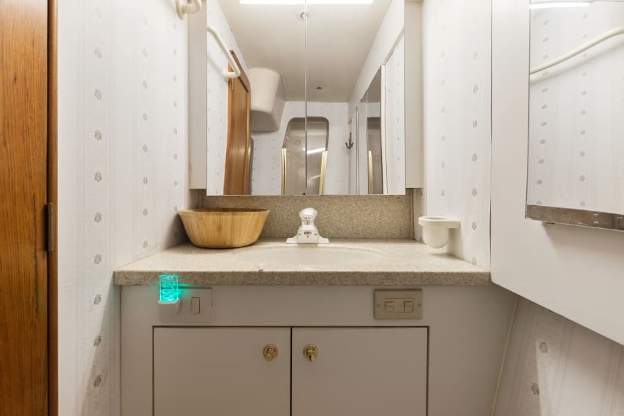 2001 Ocean Yachts 52 SS