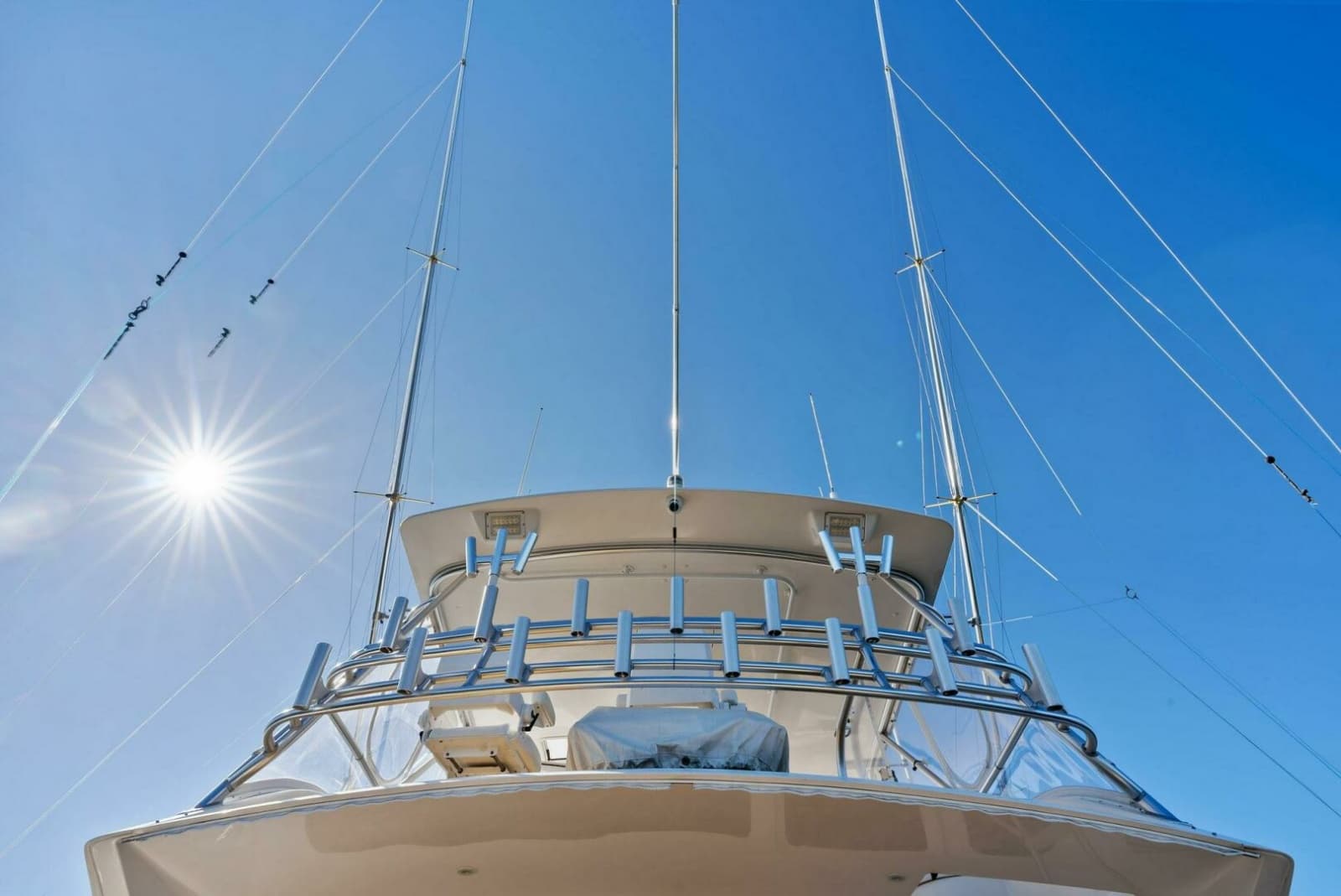 2002 Viking 65 Convertible - Photo 18