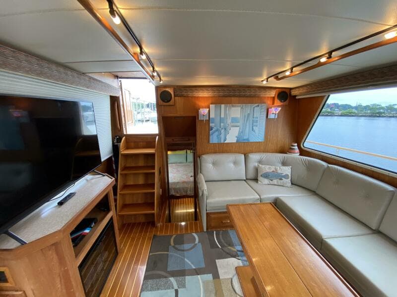 1983 Tollycraft Aft Cabin