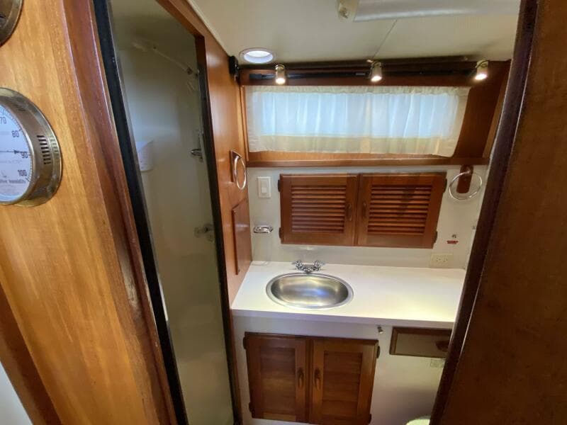 1983 Tollycraft Aft Cabin