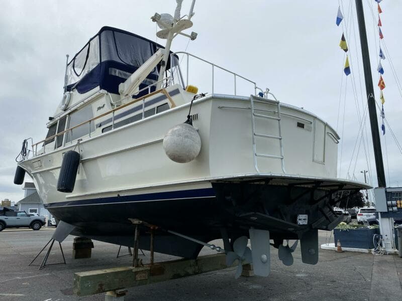 1983 Tollycraft Aft Cabin