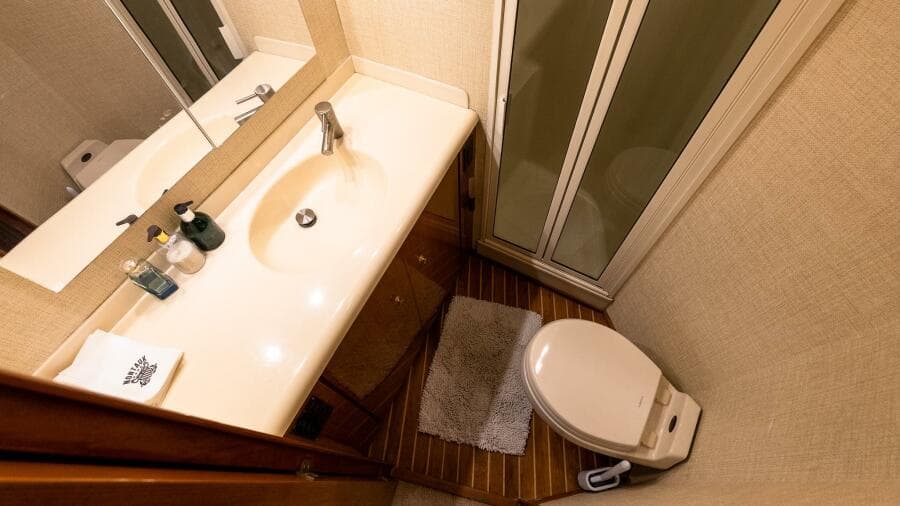 2002 Viking 52 Convertible