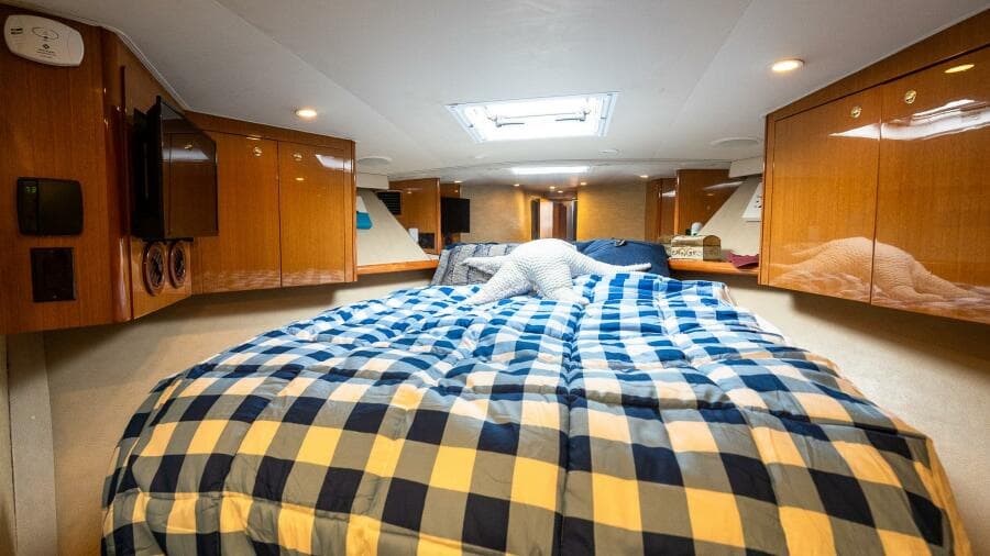 2002 Viking 52 Convertible