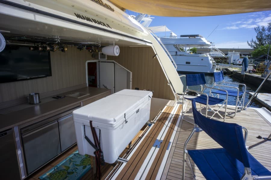 2000 Ferretti Yachts Custom Line 94