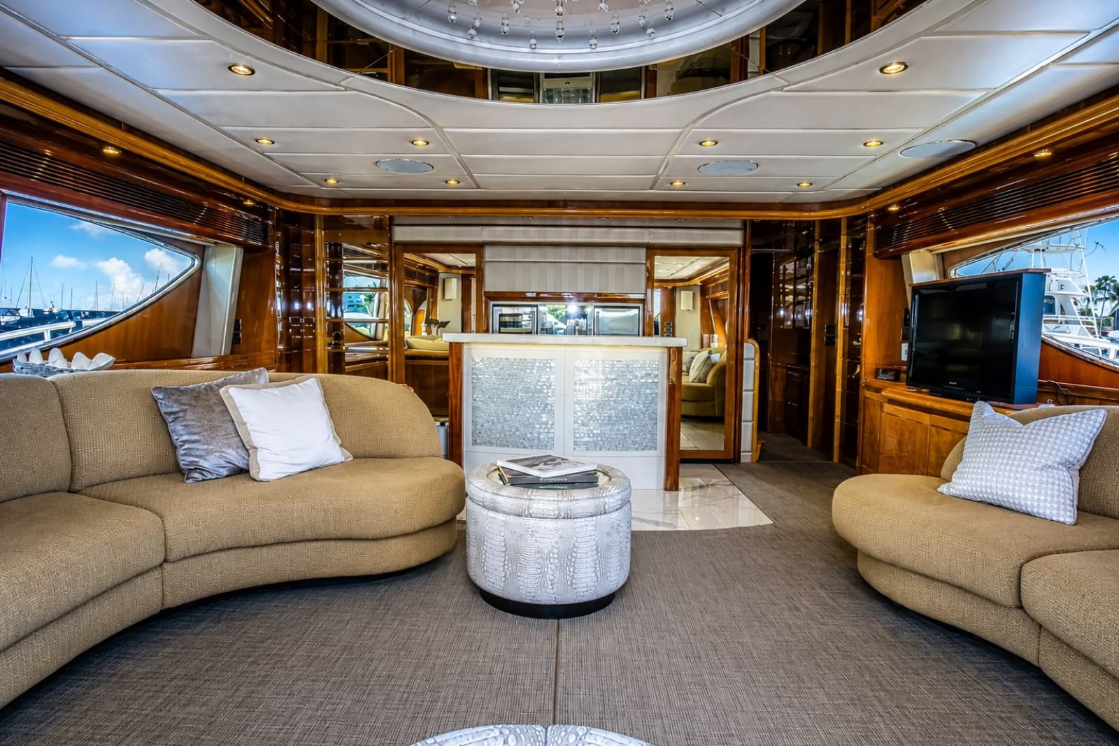 2000 Ferretti Yachts Custom Line 94 - Photo 2