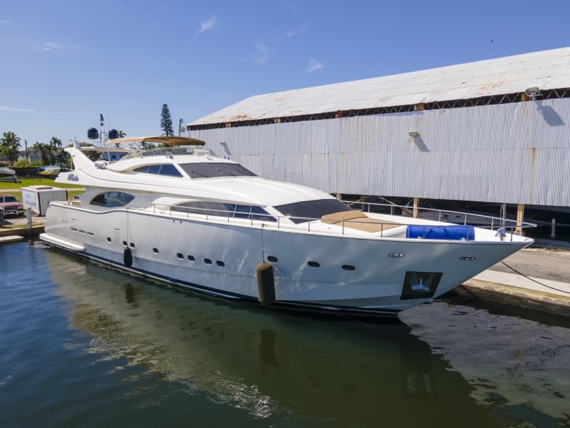 2000 Ferretti Yachts Custom Line 94