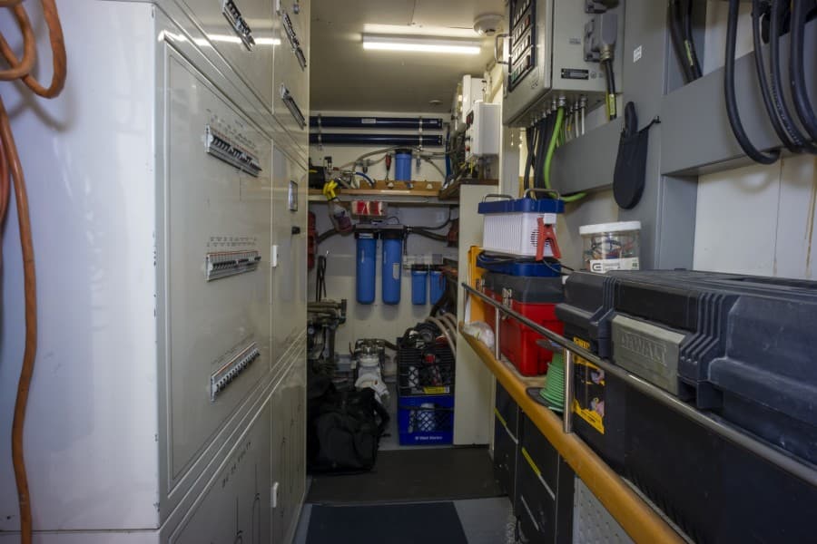 2000 Ferretti Yachts Custom Line 94