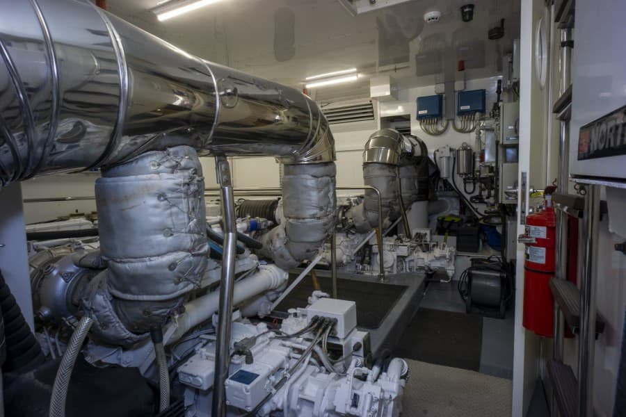 2000 Ferretti Yachts Custom Line 94