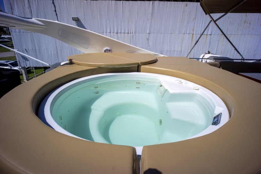 2000 Ferretti Yachts Custom Line 94