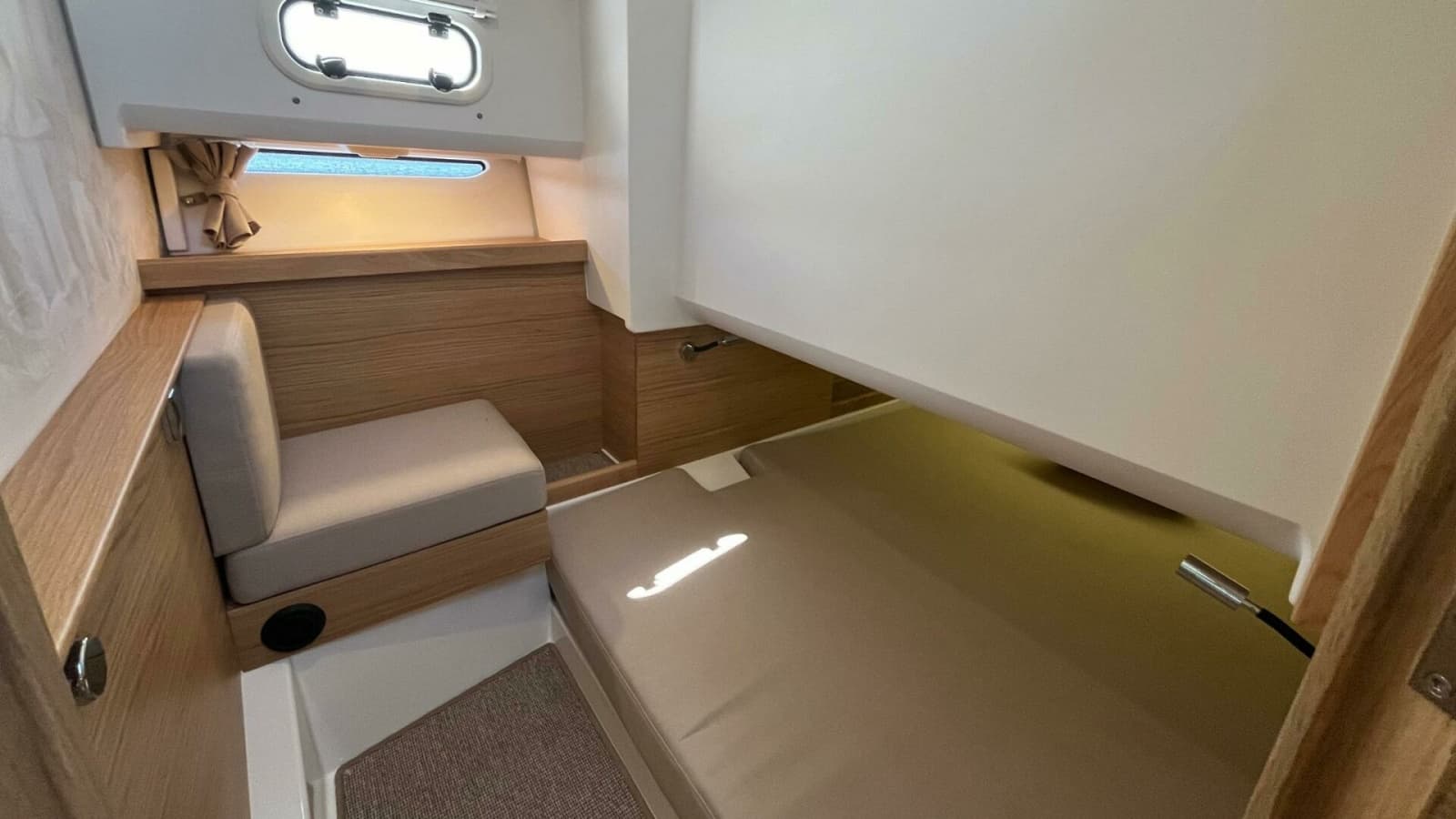 2025 Nimbus Commuter 11 - Photo 29