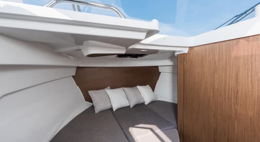 2026 Beneteau Antares 7