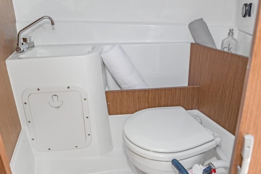 2026 Beneteau Antares 7