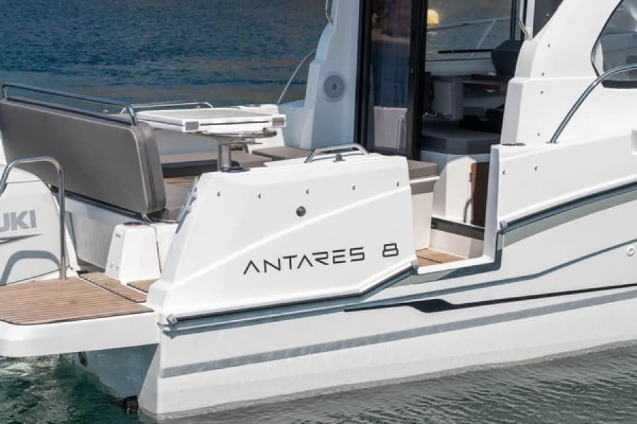 2026 Beneteau Antares 8