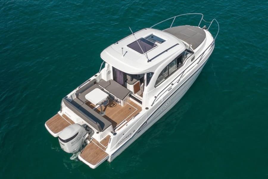 2026 Beneteau Antares 8