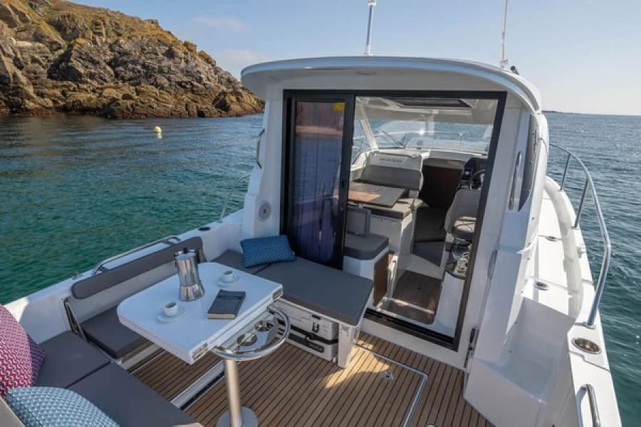 2026 Beneteau Antares 8