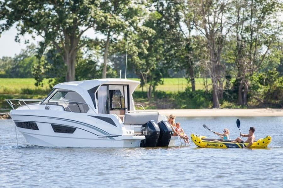 2025 Beneteau Antares 9