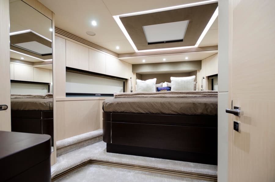 2018 Sunseeker 75 Yacht