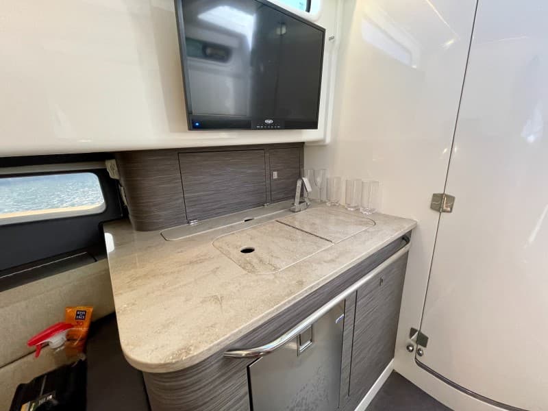 2016 Boston Whaler 420 Outrage