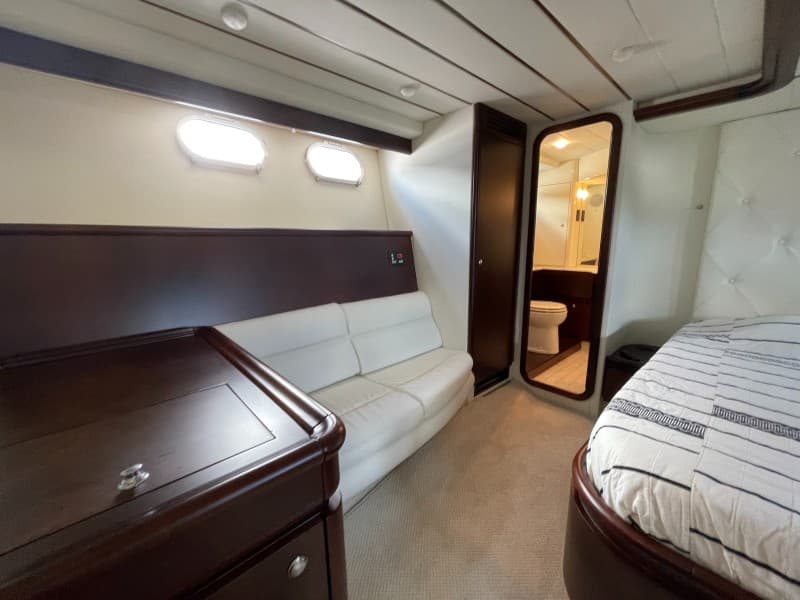 2001 Ferretti Yachts 680