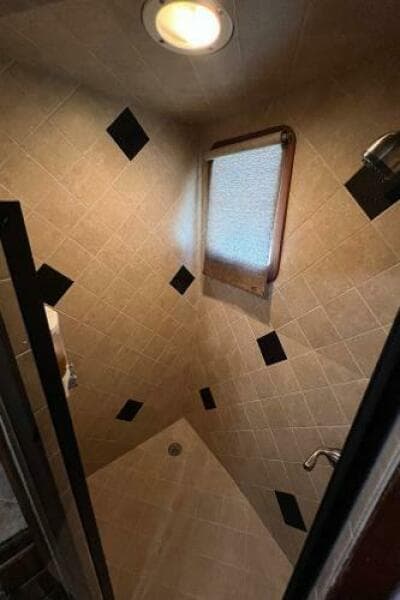 1983 Knight & Carver Custom Trideck