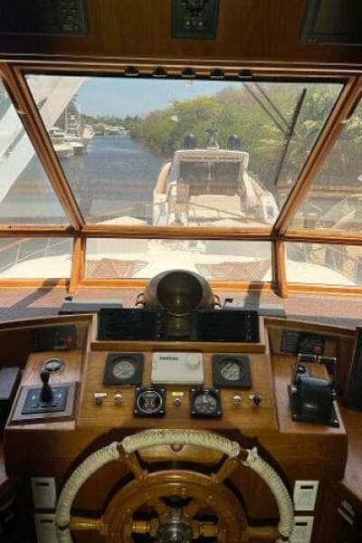 1983 Knight & Carver Custom Trideck