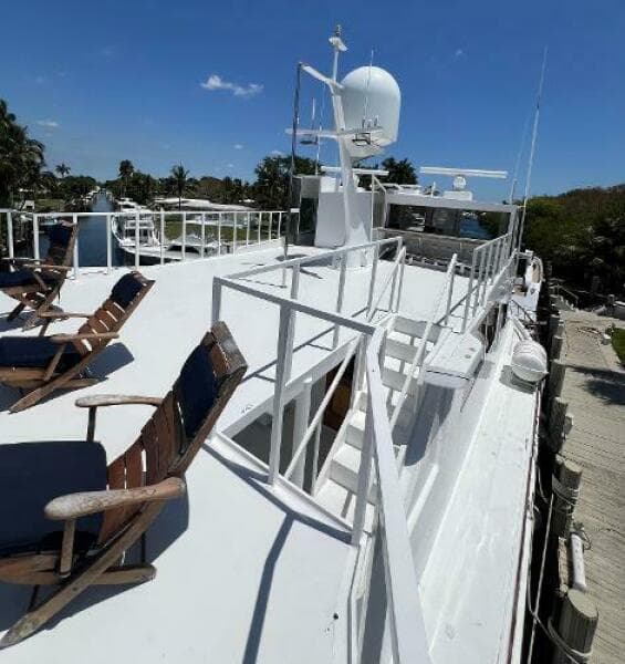 1983 Knight & Carver Custom Trideck