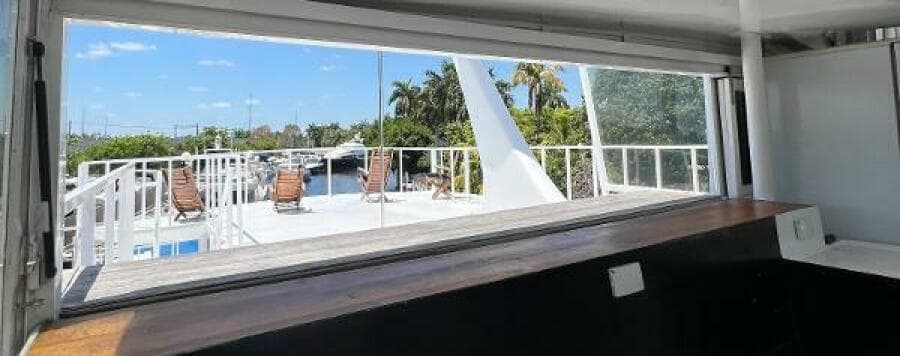 1983 Knight & Carver Custom Trideck