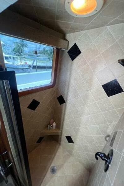 1983 Knight & Carver Custom Trideck