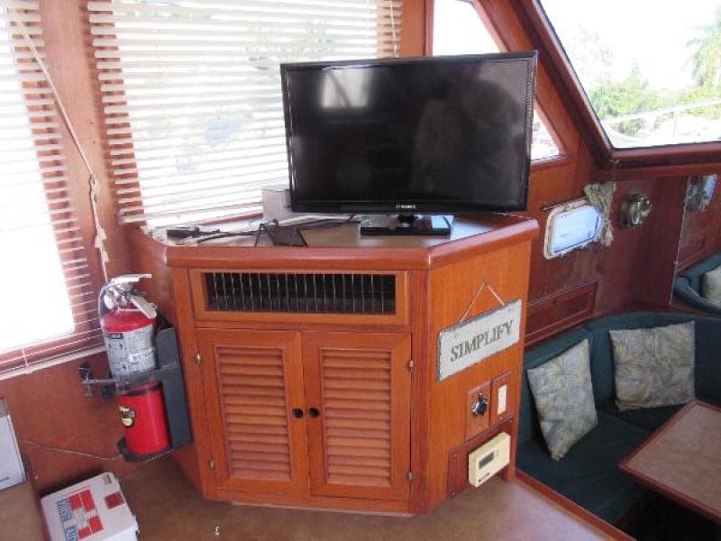 1987 Offshore Yachts Yachtfisher CPMY