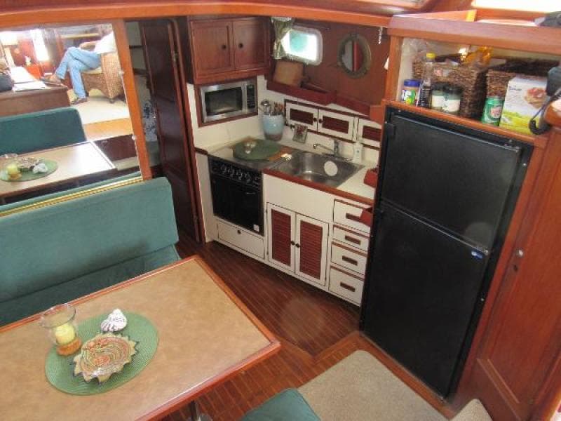 1987 Offshore Yachts Yachtfisher CPMY