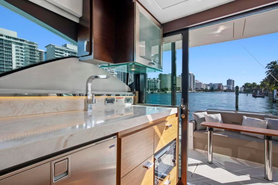 2018 Tiara Yachts 39 Coupe