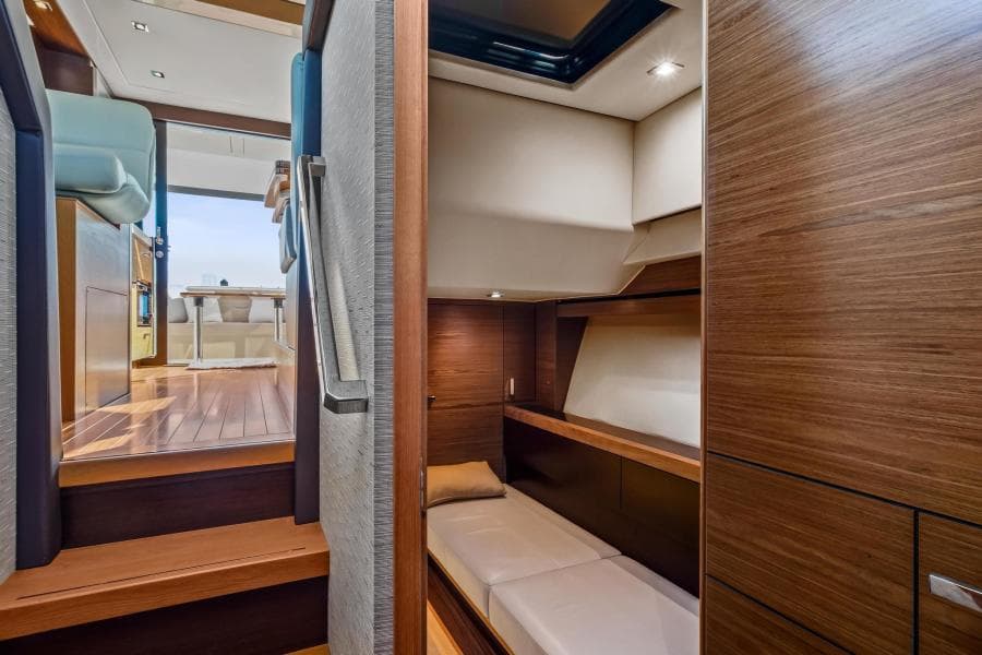 2018 Tiara Yachts 39 Coupe