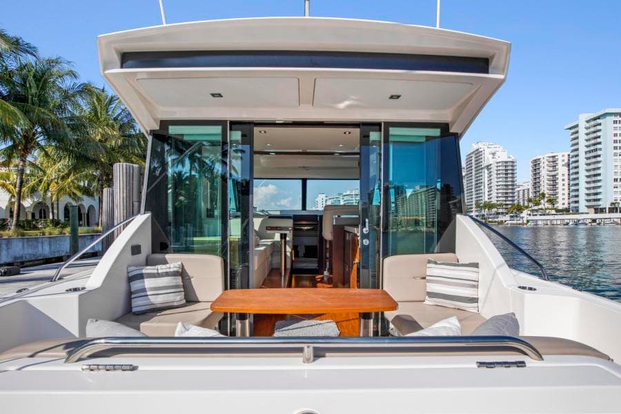 2018 Tiara Yachts 39 Coupe